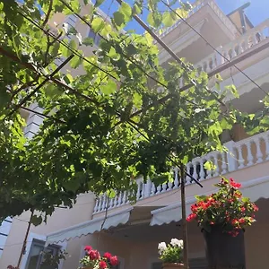 Himara Apartments Химара