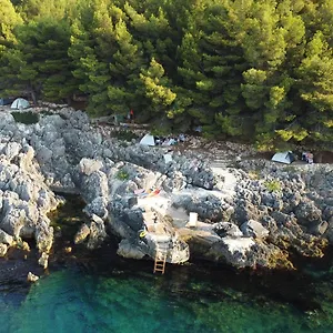 Pine Side Camp Himarë